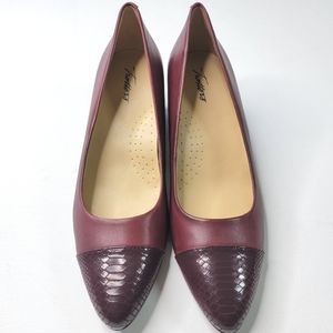 Trotters Kiki Pump in Burgundy